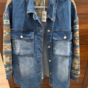 DAVI & DANI Blue Denim Shacket Jacket Aztec Southwest 🤠